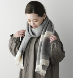 KAWARI ウール ノルディックボーダー　ホワイト　人物着用画像