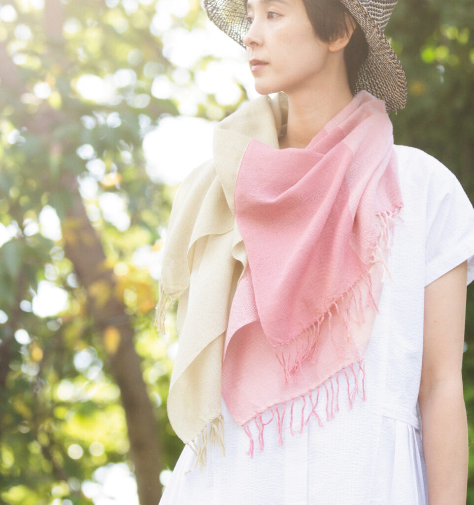 WAKKA　リングストール　着用画像　オールドローズカラー