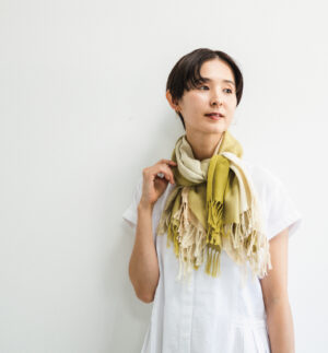 WAKKA　リングストール　着用画像　オリーブカラー