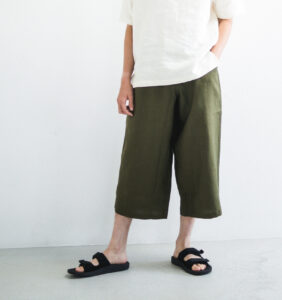 loosy8 八分丈パンツカーキ色　着用画像　