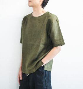 loosyT　緑色カーキ色Tシャツ 着用画像