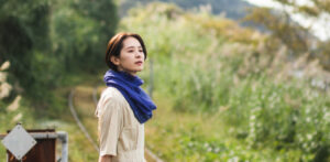 neckable long シルクコットンフレアスヌード　ブルー　着用画像