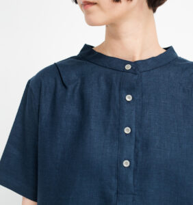 ワンピース　LOOSY：ONE　ネイビー　女性着用画像　前面　バストアップ