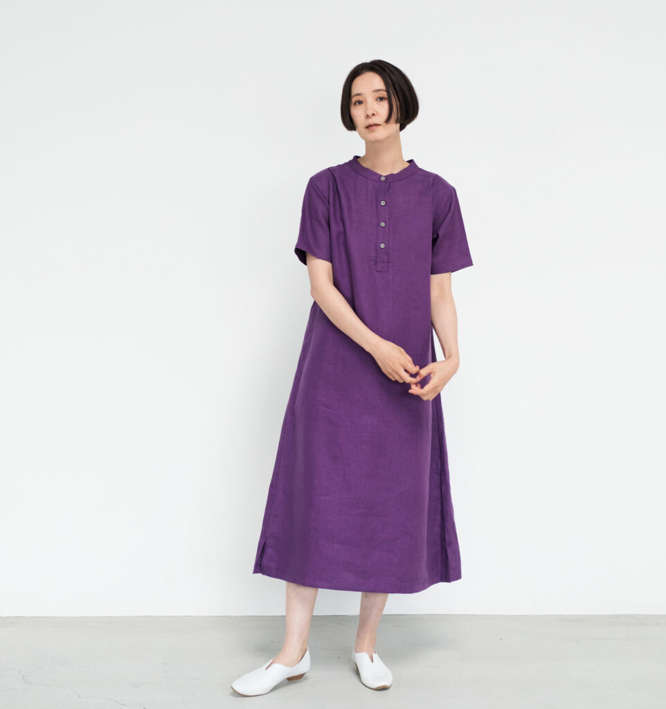 ワンピース　LOOSY：ONE　パープル　女性着用画像　正面向き全身画像