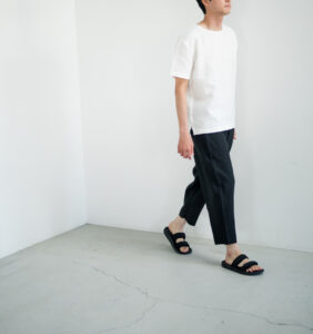 LOOSY:T2 リネン100％Tシャツ　オフホワイト　着用画像