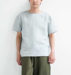 LOOSY:T2 リネン100％Tシャツ　ライトグレー着用画像