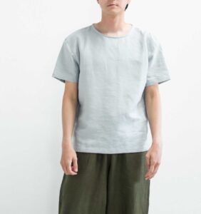 LOOSY:T2 リネン100％Tシャツ　ライトグレー着用画像