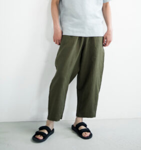 LOOSY:T2 リネン100％Tシャツ　ライトグレー　着用画像