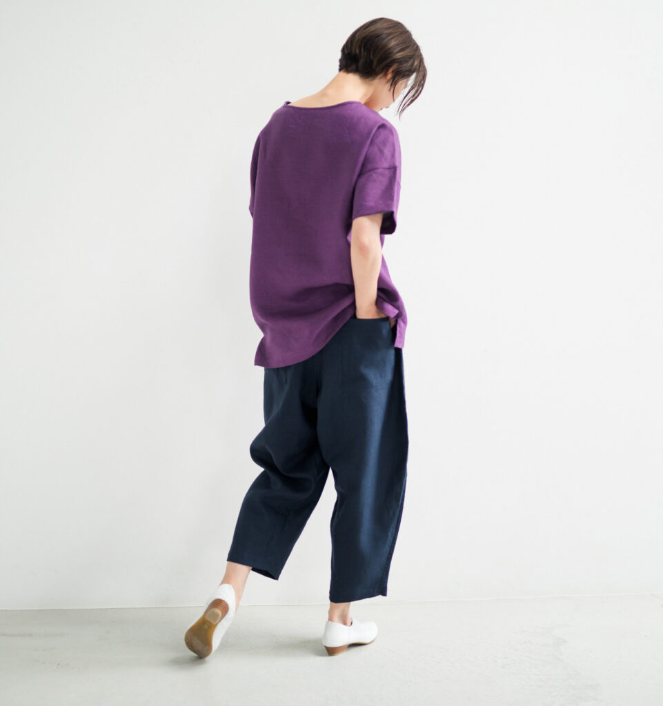 LOOSY:T2 リネン100％Tシャツ　パープル　着用画像