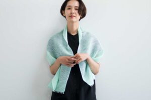 和紙＆オーガニックコットンショートマフラー　ミントカラー　着用画像