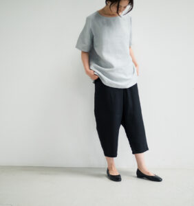 LOOSY:9 リネン100％パンツ着用画像　ブラックカラー