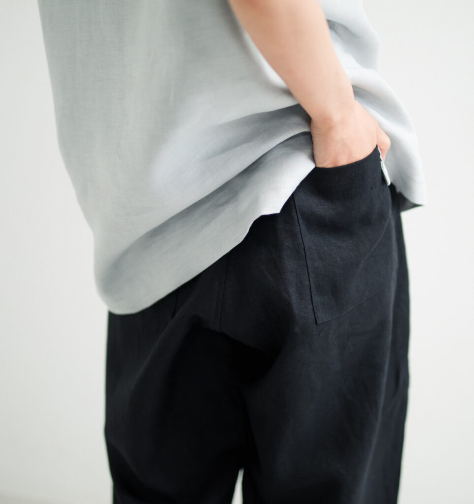 LOOSY:9 リネン100％パンツ着用画像　ブラックカラー