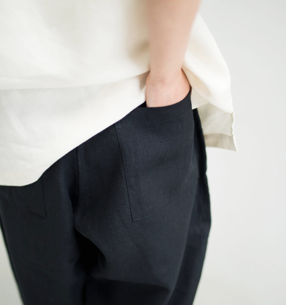 LOOSY:9 リネン100％パンツ着用画像　ブラックカラー