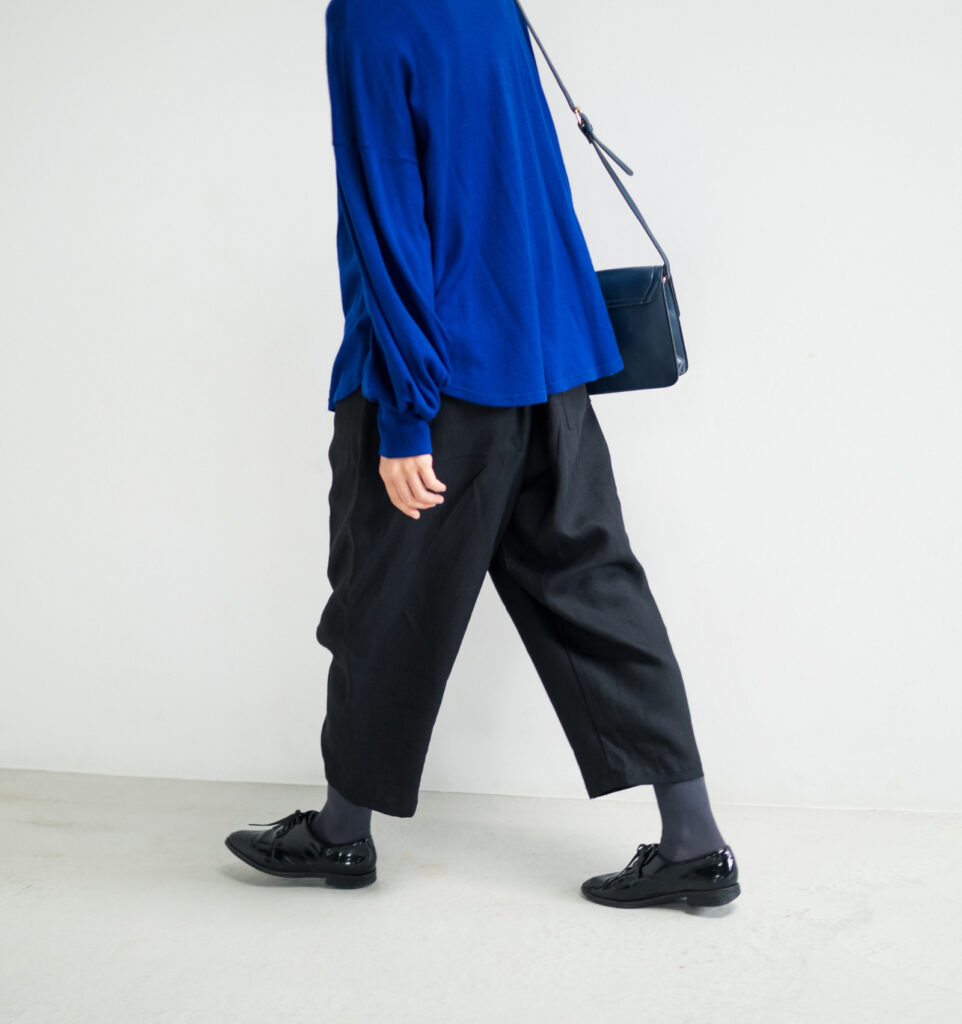 LOOSY:9 リネン100％パンツ着用画像　ブラックカラー