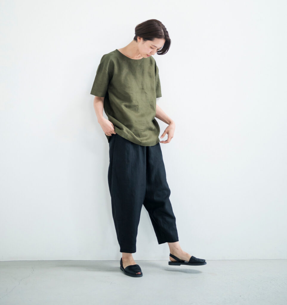 LOOSY:9 リネン100％パンツ着用画像　ブラックカラー