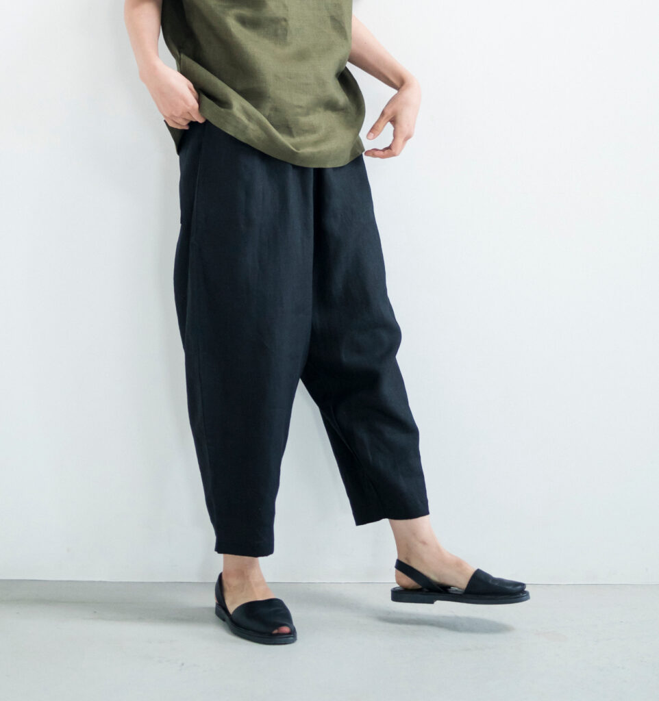 LOOSY:9 リネン100%パンツ着用画像 ブラックカラー
