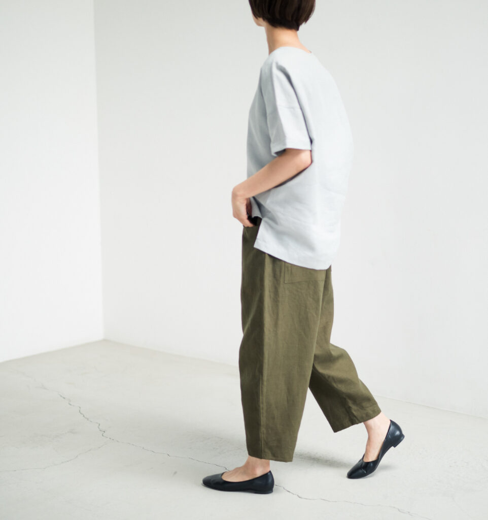 LOOSY:9 リネン100％パンツ着用画像　オリーブカラー