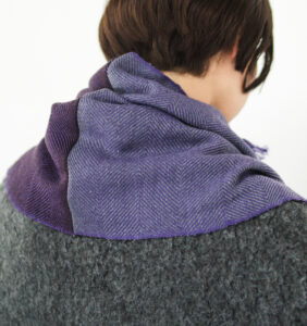WAKKA　ウールイージーマフラー　バイオレットカラー　着用画像