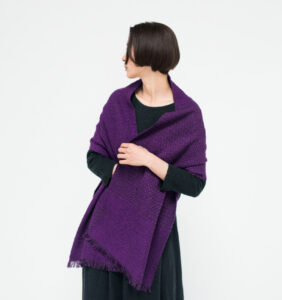 LOOPウールコットンマフラー　ヘリンボーン　着用画像