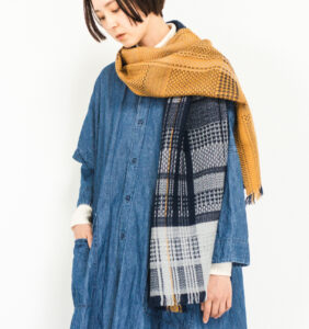 かわり織りマフラー　着用画像