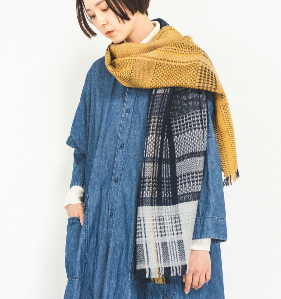 かわり織りマフラー　着用画像