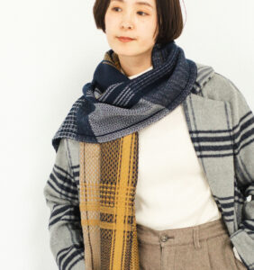 かわり織りマフラー　着用画像
