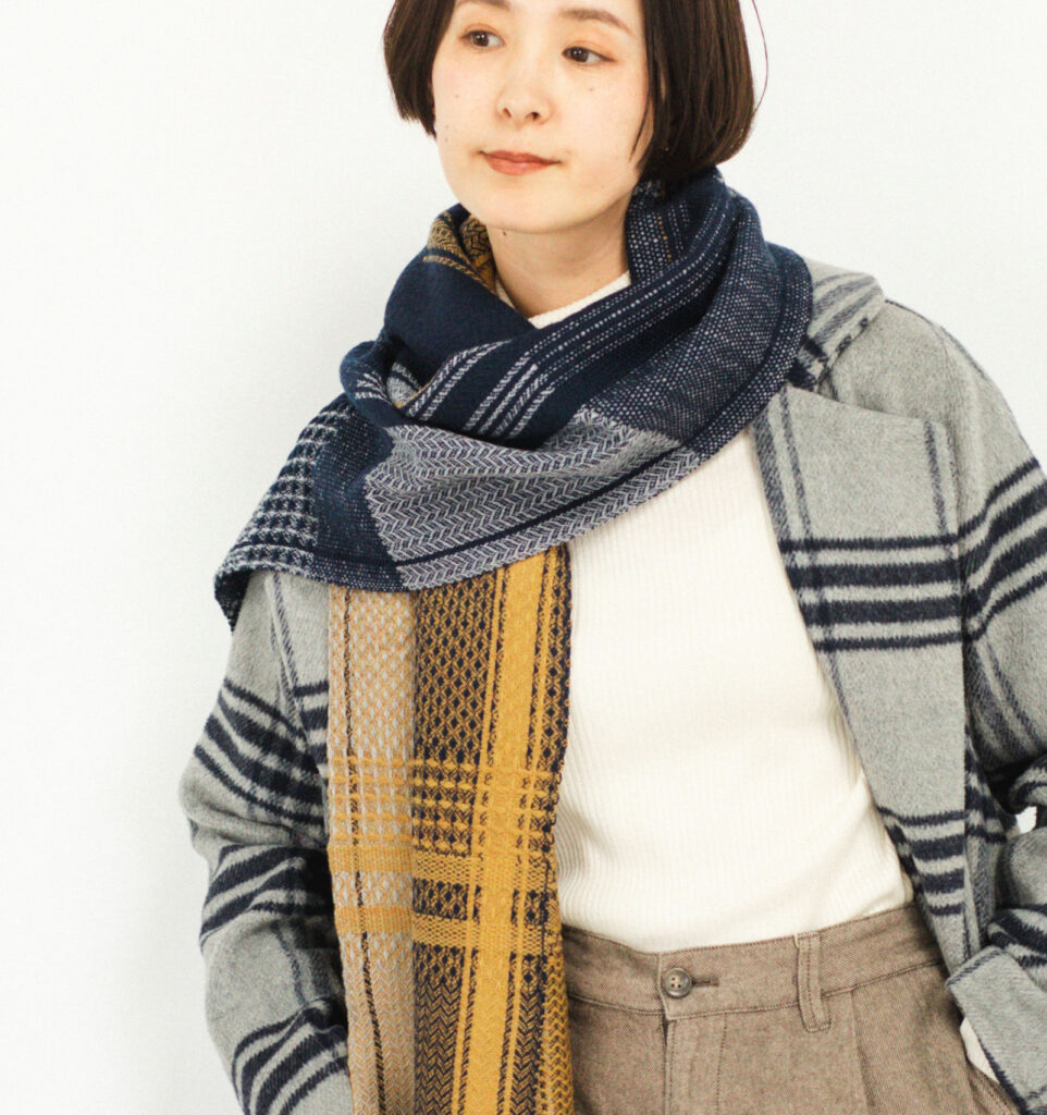 かわり織りマフラー　着用画像