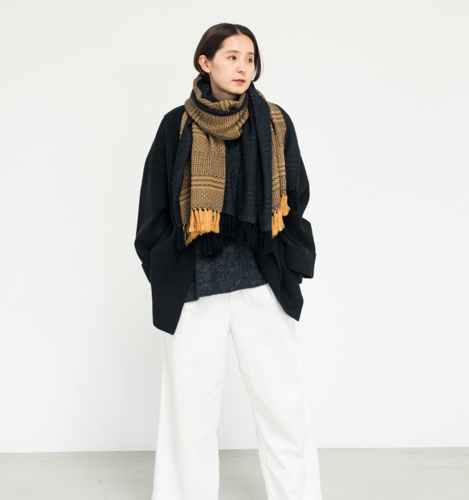 kawari ウールショール ウィーブボーダー 着用画像
