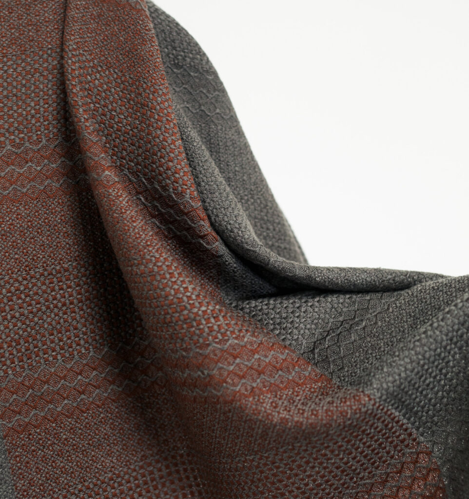 ｋａｗａｒｉ　ウールショール　ウィーブボーダー　着用画像