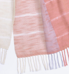 空羽織り　マフラー　ピンク色　画像