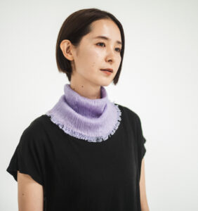 シルクコットンネックベール　パープル 　着用画像