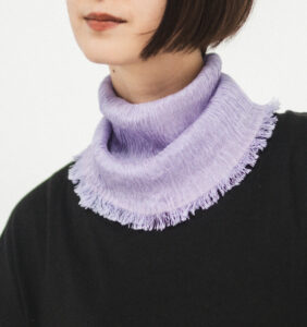 シルクコットンネックベール　パープル 　着用画像