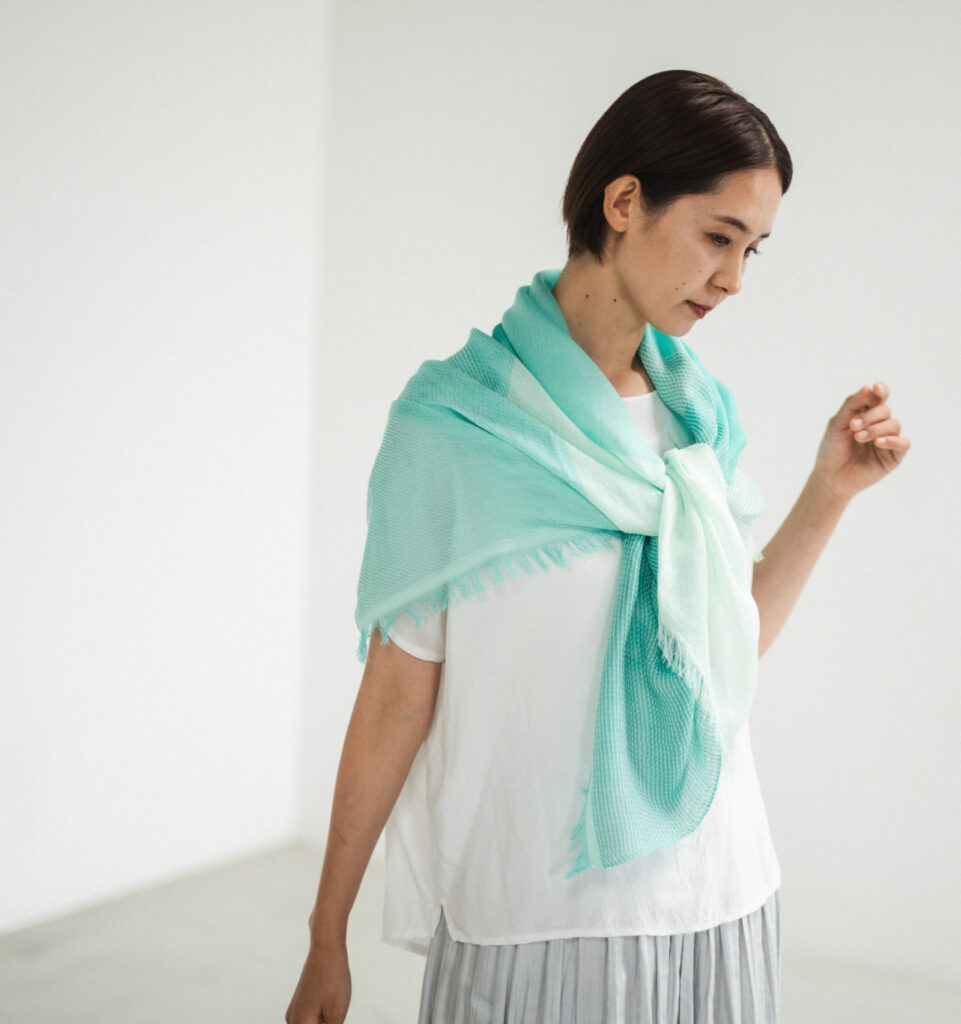 MAGICスカーフ 女性着用画像