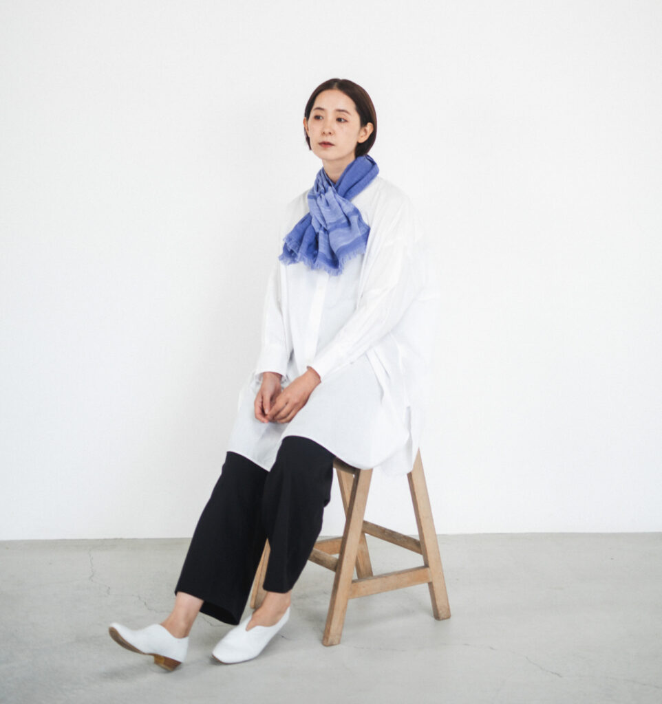 ブルーマフラー着用画像