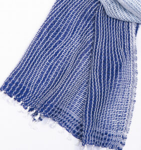 たてよろけもじり織りショートマフラー 青 商品画像