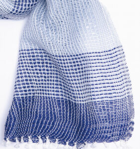 たてよろけもじり織りショートマフラー 青 商品画像