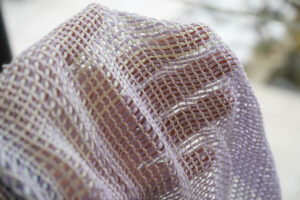 よろけもじり織り　生地アップ画像