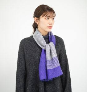 YURAGIウールマフラーショート丈着用画像