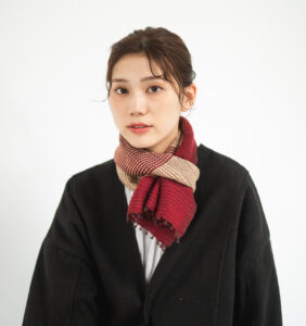 YURAGIウールマフラーショート丈着用画像